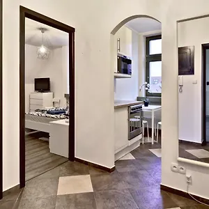 https://rynek-4.hotelswroclaw.com